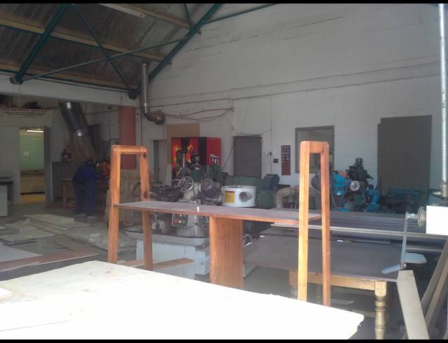 735M² FACTORY TO LET IN OTTERY